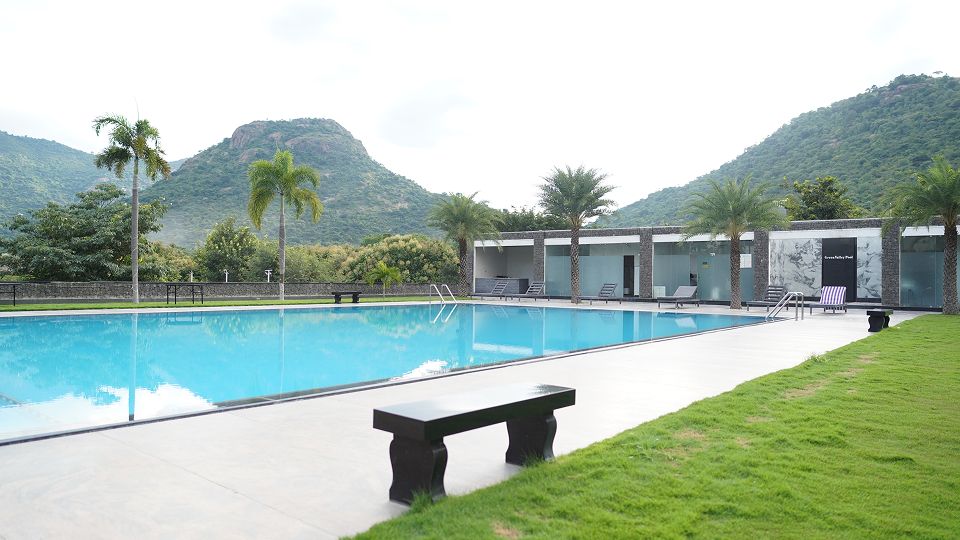 01 - Pool.jpg