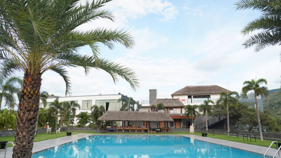 02 - Pool.jpg