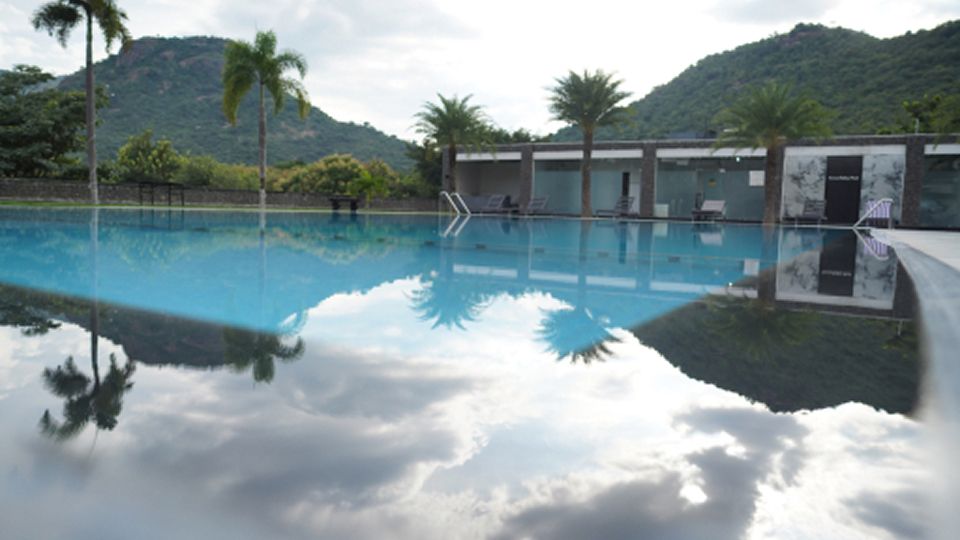 04 - Pool.jpg
