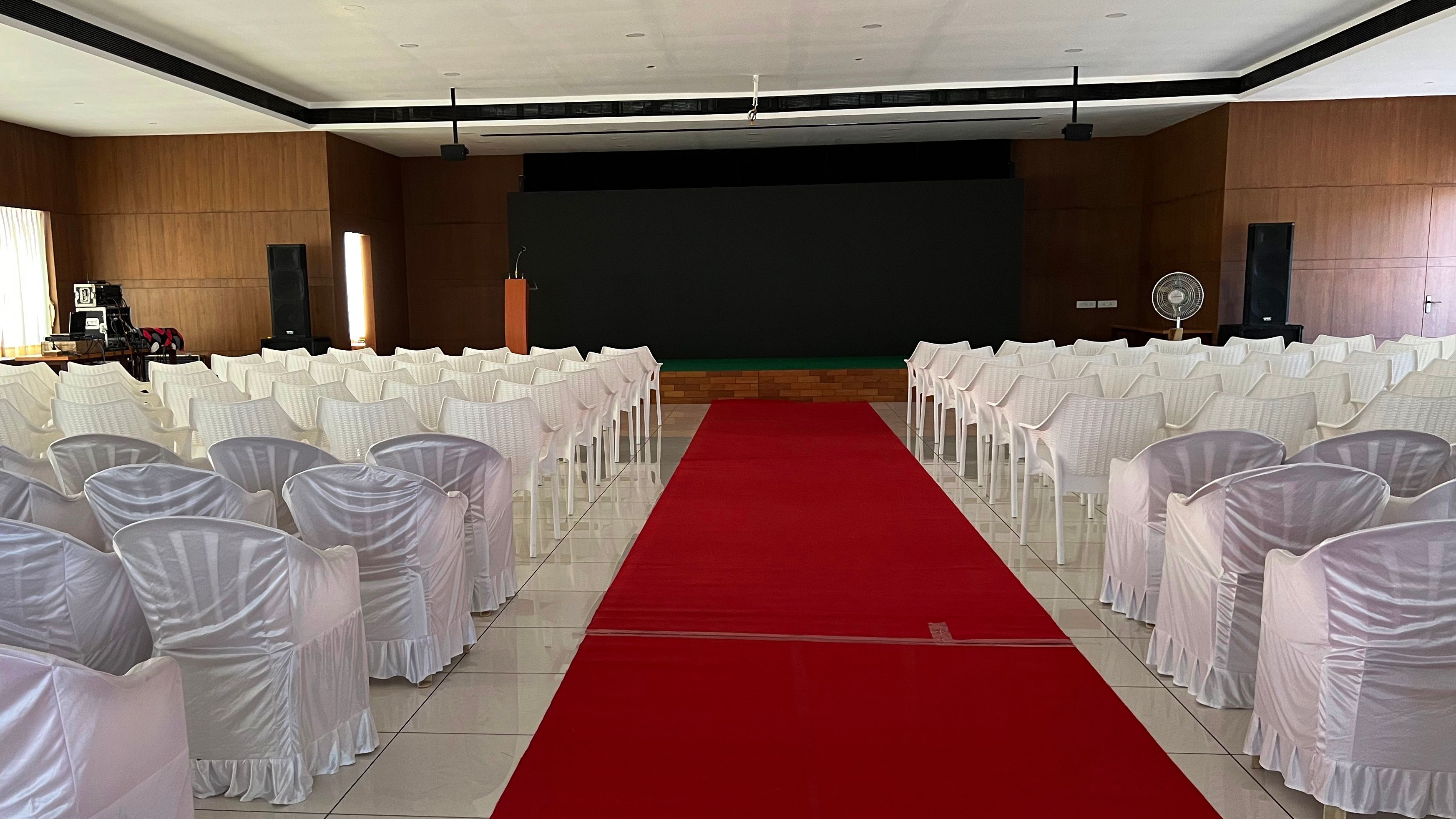 Conference_hall.jpg